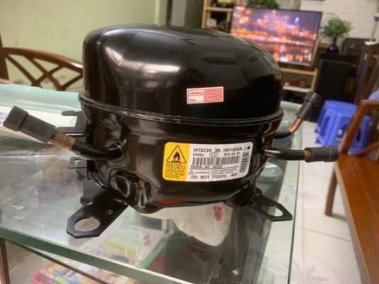 Thay máy nén tủ lạnh Hitachi
